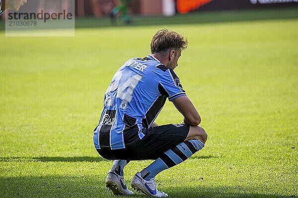 Football 3rd division  season 2024/25  matchday 4: Waldhof Mannheim against 1. FC Saarbrücken. Picture: Lukas Klünter (24  Mannheim) exhausted and sad after the 1-0 defeat