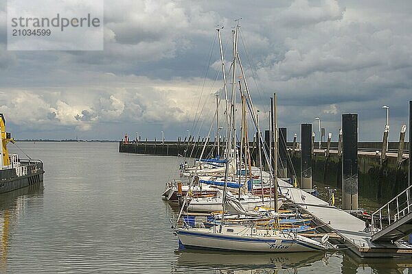 Sailing boats in the tidal or wet harbour  Wilhelmshafen  Lower Saxony  Germany  Europe