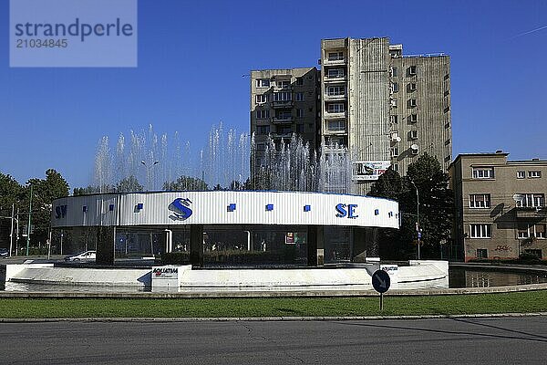 City centre  fountain at Piata I.C. Bratianu  roundabout  Romania  Banat  Timisoara  Timisoara  Europe