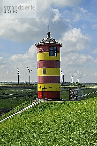 Pilsum lighthouse on the dyke  Pilsum  Krummhörn  East Frisia  Lower Saxony  Germany  Europe