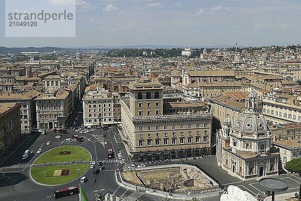 Blick vom Monumento Vittorio Emanuele II  Piazza Venezia  Rom  Italien  Europa