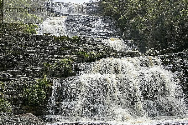 Schöner Wasserfall im Naturpark Caraca  Minas Gerais  Brasilien  Südamerika