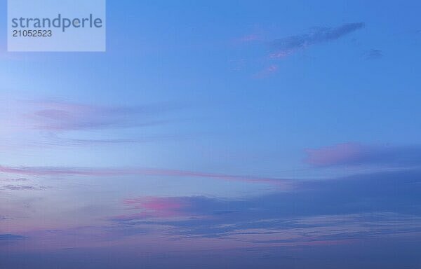 Schöne dramatische landschaftliche nach Sonnenuntergang Himmel Hintergrund nach Sonnenuntergang