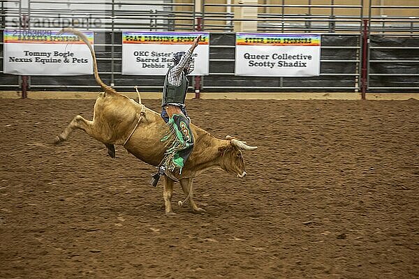 Oklahoma City  Oklahoma  The Great Plains Rodeo  ein jährlich stattfindendes Rodeo für Schwule  bei dem traditionelle Rodeowettbewerbe stattfinden und gleichzeitig die Kameradschaft der LGBTQ Gemeinschaft betont wird