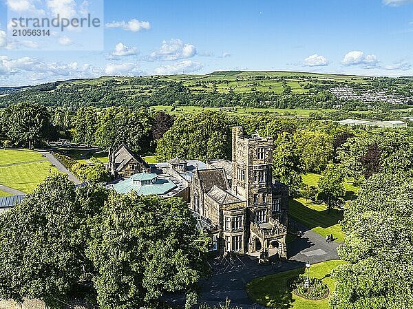 Cliffe Castle and Gardens aus einer Drohne  Keighley  West Yorkshire  England  Großbritannien  Europa