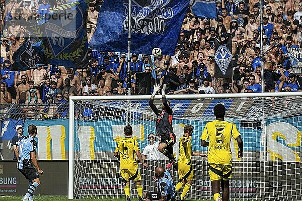 Fußball 3. Liga  Saison 2024/25  4. Spieltag: Waldhof Mannheim gegen 1. FC Saarbrücken