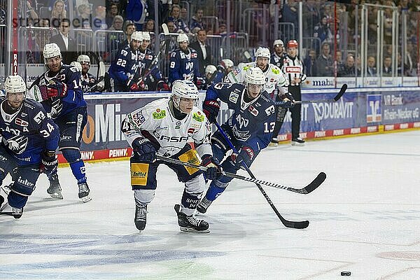 20.03.2024  DEL  Deutsche Eishockey Liga Saison 2023/24  2. Playoff-Runde (Viertelfinale) : Adler Mannheim gegen Eisbären Berlin (2:4)