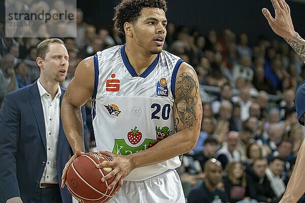 16.03.2024  easy Credit BBL  Basketball Bundesliga  24. Spieltag) : Spielszene MLP Academics Heidelberg gegen Rostock Seawolves (Endstand 88:86) . Spieler im Bild: Matt Bradley (20  Rostock Seawolves)