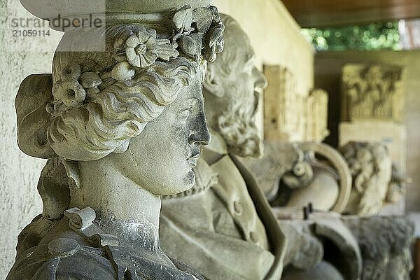 Karyatide in Form einer Herme  Sandstein  Städtisches Lapidarium  Landeshauptstadt Stuttgart  Baden-Württemberg  Deutschland  Europa