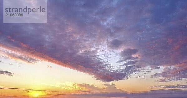 Schöne dramatische landschaftliche nach Sonnenuntergang Himmel Hintergrund nach Sonnenuntergang