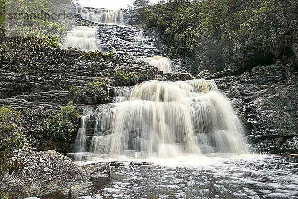 Schöner Wasserfall im Naturpark Caraca  Minas Gerais  Brasilien  Südamerika