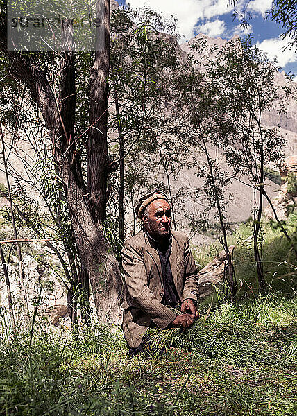 Farmer is going to collect grass from Hushe village