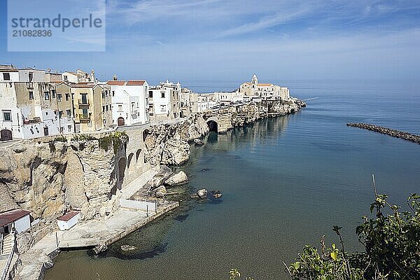 Die schöne Stadt Vieste am Gargano in Apulien  Italien  Europa