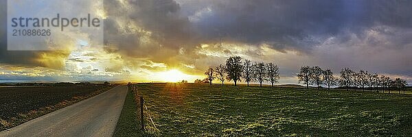 Panorama  Wetterstimmung in der Abendsonne