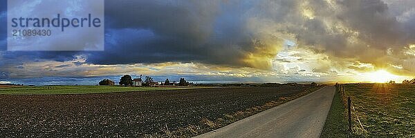 Panorama  Wetterstimmung in der Abendsonne