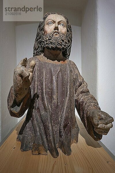 Jesusfigur  um 1470  nur noch der Korpus vom Palmesel vorhanden  Strigel Museum  Martin-Luther-Platz 1  Memmingen  Schwaben  Bayern