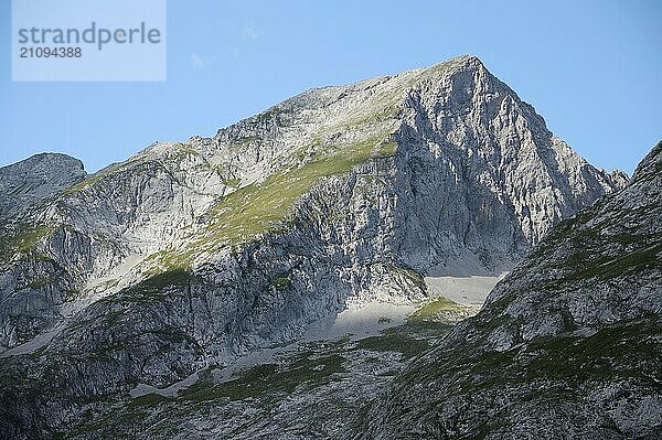 Vogelkarspitze  mountain in the Northern Karwendel Range  Alpenpark Karwendel  Tyrol  Austria  Europe