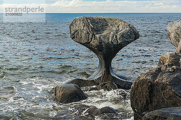 Kannestein or Kannesteinen near Måløy  Vågsøy Island  Sogn og Fjordane  Norway  Europe