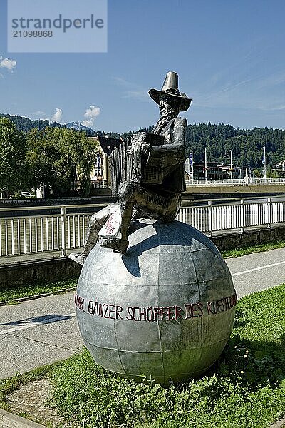 Statue  monument by the artist Isidor Winkler to Karl Ganzer  creator of the famous Kufstein song  Kufsteinlied  Kufstein  Tyrol  Austria  Europe