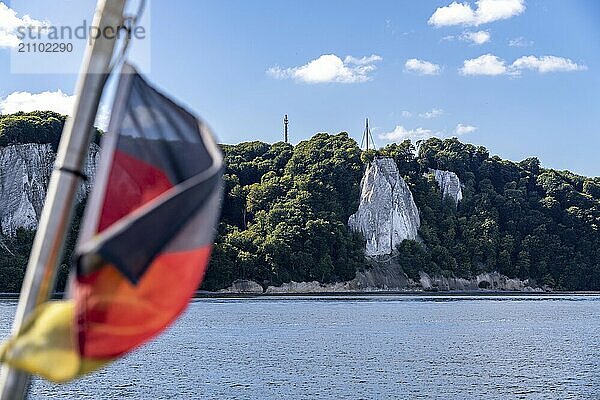 Excursion boat Alexander  round trip to the chalk cliffs of Rügen  viewing platform at the famous Königsstuhl rock formation  in the Jasmund National Park  view of the Baltic Sea and the chalk cliff coast  between Sassnitz and Lohme  Mecklenburg-Western Pomerania  Germany  Europe