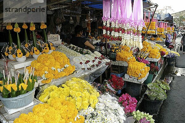 Blumen auf dem Warorot Markt  Chiang Mai  Thailand  Asien