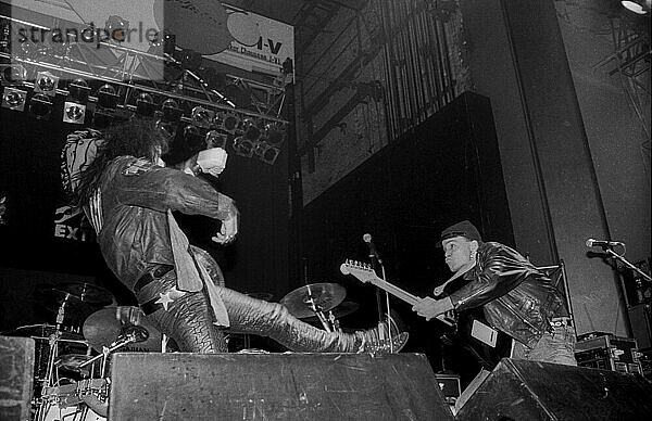 Deutschland  Berlin  17.10.1990  Punkgruppe Extrabreit  im Metropol am Nollendorfplatz  Europa