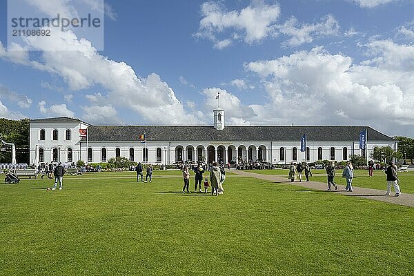 Conversationshaus  Kurhaus  Kurpark  Norderney  Ostfriesische Insel  Ostfriesland  Niersachsen  Deutschland  Europa