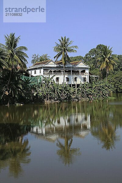 Pagode im Bakhong Tempel  Teil der Roluos Gruppe  in Angkor  nahe Siem Reap  Kambodscha  Asien