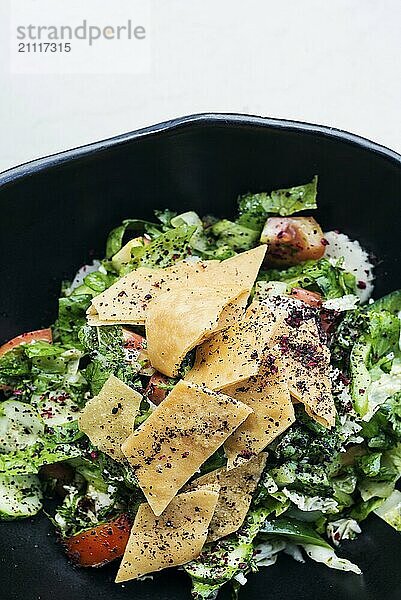 Fatoush fattoush traditioneller klassischer berühmter libanesischer Salat aus dem Nahen Osten