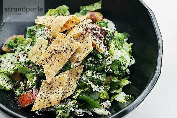 Fatoush fattoush traditioneller klassischer berühmter libanesischer Salat aus dem Nahen Osten