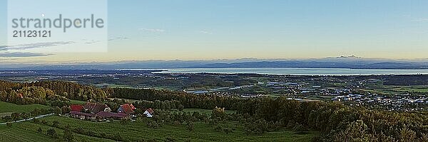 Bodensee Panorama vom Aussichtsturm Gehrenberg