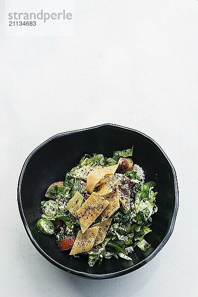 Fatoush fattoush traditioneller klassischer berühmter libanesischer Salat aus dem Nahen Osten