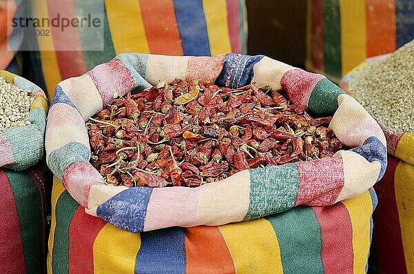 Getrocknete Chilischoten im Nahen Osten Souk Markt Kairo Ägypten