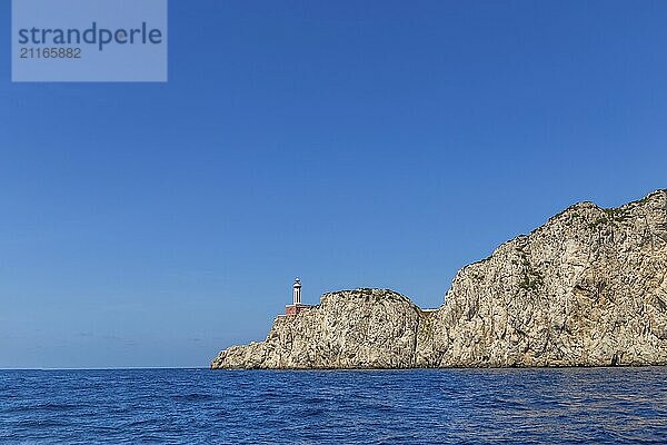 Die Insel Capri an einem schönen Sommertag in Italien