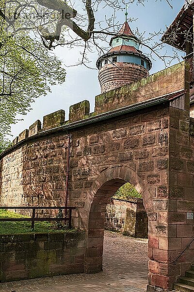 Blick auf den Sinwellturm der Nürnberger Burg  Deutschland  Europa