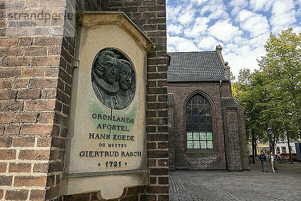 Memorial plaque for the Norwegian Greenland missionary and Lutheran pastor Hans Poulsen Egede and his woman Giertrud Rasch  Copenhagen  Denmark  Europe