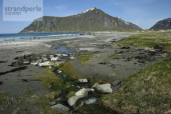 Coast near Flakstad  Flakstadöya  Lofoten  Norway  Europe