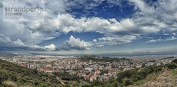 Panorama von Barcelona vom Hügel Tibidabo