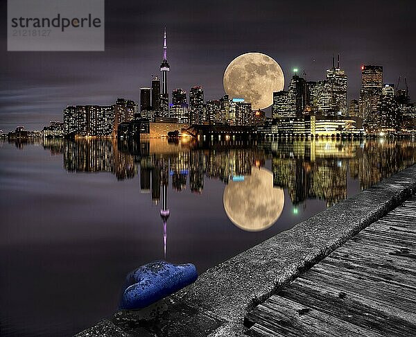 Full Moon Toronto Skyline City Lake Ontario Pier