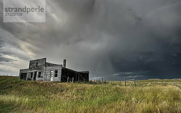 Abandoned Farmhouse Saskatchewan Canada sunset and prairie view