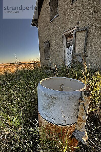 Abandoned Farmhouse Saskatchewan Canada sunset and prairie view