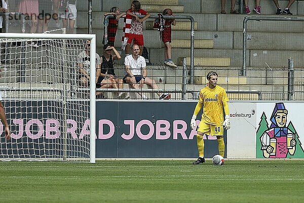 U23) beim Spiel der Fussball-RL SW 24-25: 1. Sptg: SC Freiburg II vs Kickers Offenbach