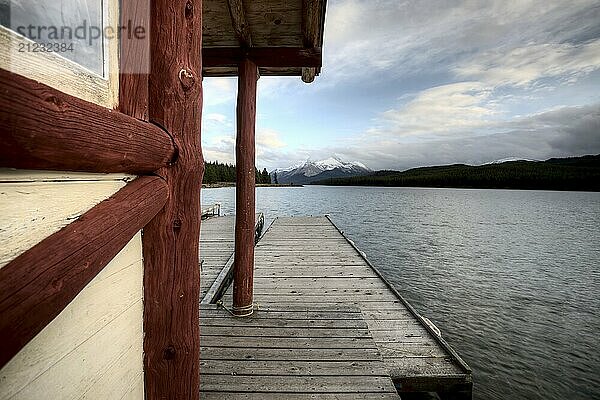 Maligne Lake Jasper Alberta scenic view beauty