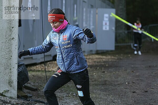 Nathalie Armbruster (SZ Kniebis) beim Warm Up beim FIS Weltcup Nordische Kombination Schonach 2024