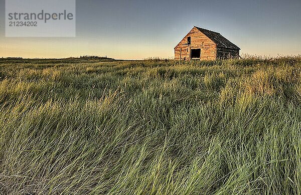 Abandoned Farmhouse Saskatchewan Kanada Sonnenuntergang und Prärie Blick