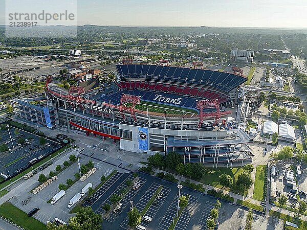 Luftaufnahme des Nissan Stadium  der Heimstätte der Tennessee Titans in der NFL