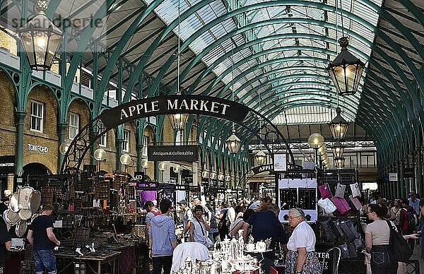 Covent Garden ist ein Stadtteil Londons am östlichen Rand des West End zwischen St Martin's Lane und Drury Lane. Er ist bekannt für das Royal Opera House im Norden  aber auch für den ehemaligen Obst und Gemüsemarkt  der inzwischen nach Nine Elms umgezogen ist