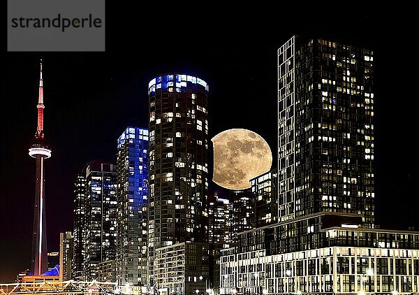 Full Moon Toronto Skyline City Lake Ontario Pier