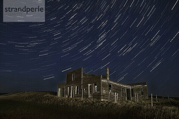 Star Trails Night Photography Saskatchewan Canada dark