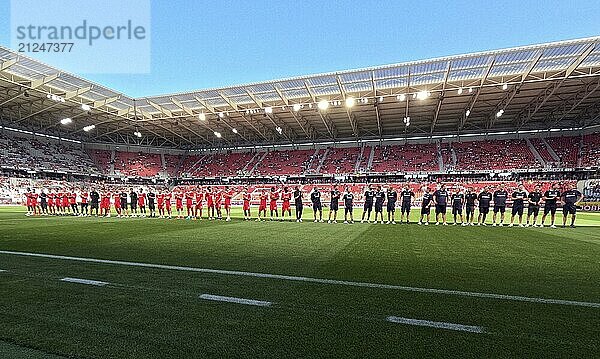 Mannschaftsvorstellung SC Freiburg vor dem Fußball-Testspiel: SC Freiburg  AC Florenz REGULATIONS PROHIBIT ANY USE OF PHOTOGRAPHS AS IMAGE SEQUENCES AND/OR QUASI-VIDEONann Foto: Joachim Hahne/johapress